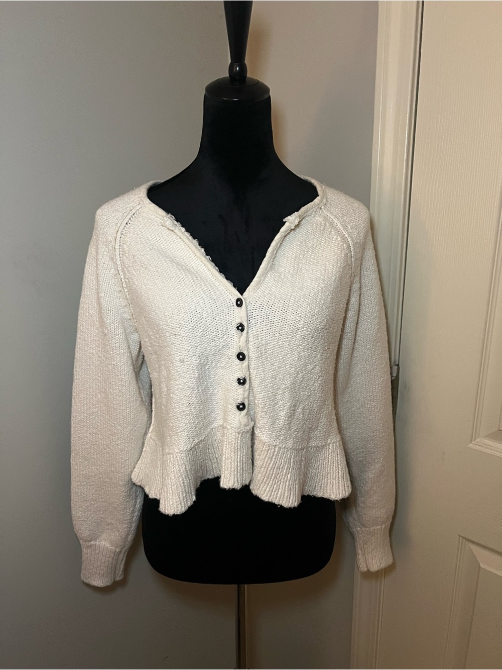 Free People Cream Henley Sweetheart Cropped Knit Sweater Size M